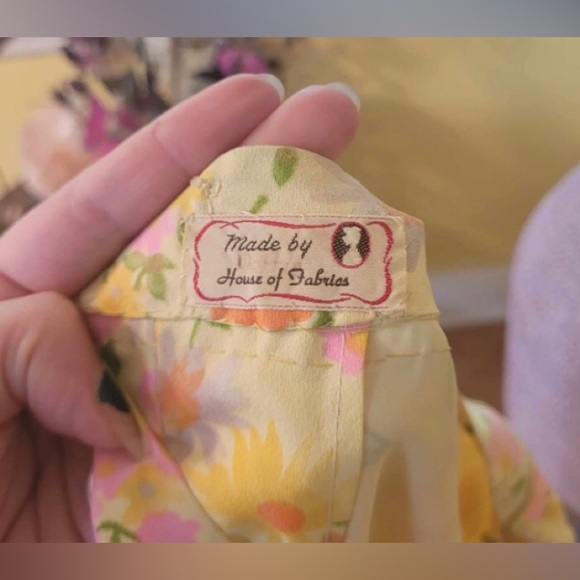 Vintage
1960's House of Fabrics Daisy floral print maxi dress, bow, buttons. US6 - Picture 7 of 7